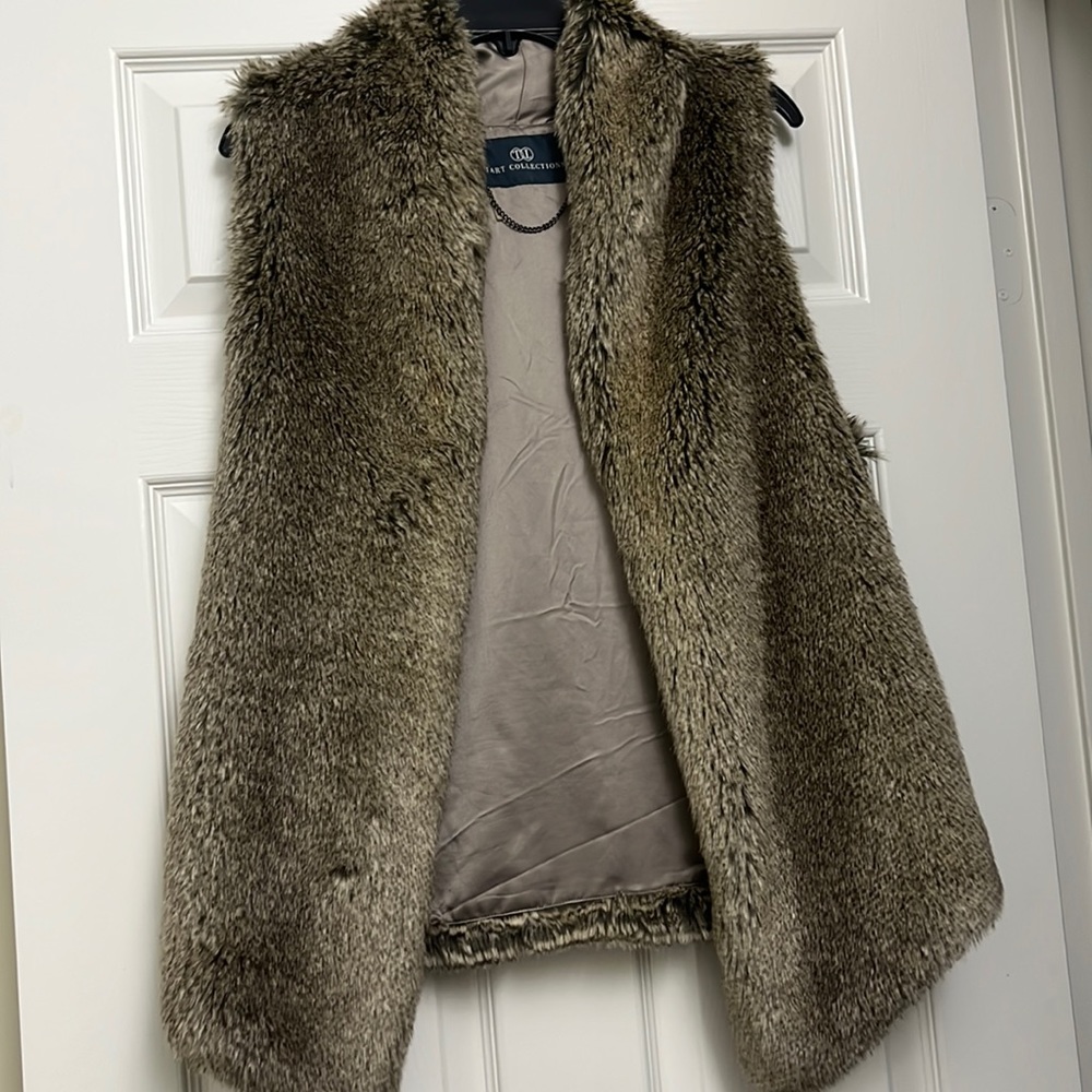 Tart collections fur vest size large